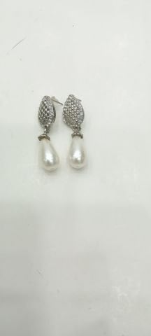 Gümüş Rengi Çelik  Taşlı Damla Modeli Küpe