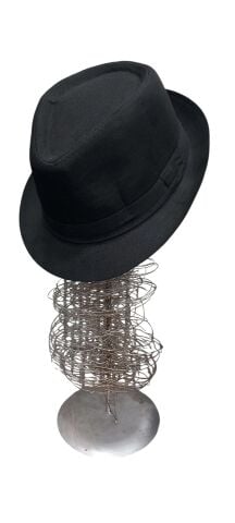 Siyah Fötr Modeli Saten Şapka