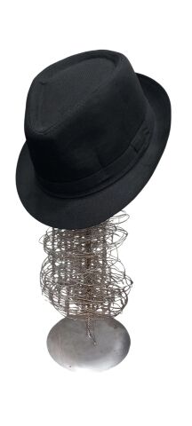 Siyah Fötr Modeli Saten Şapka