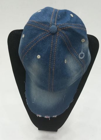Jean Kumaşından Taşlanmiş Zımbalı Siperli Şapka