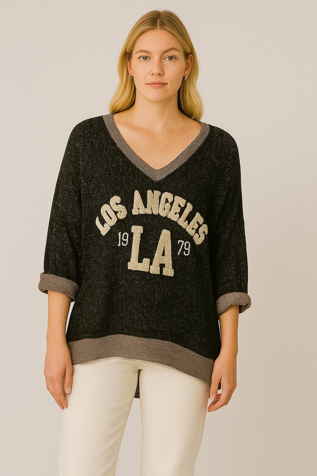 İtalyan  V Yaka Siyah   Üzerinde Tazılar Olan Salaş Sweet