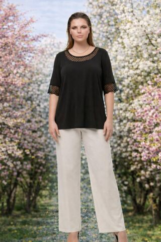 Siyah Yaka Da  Ve Kolda Pul Esprili  Kısa Kollu  Bluz