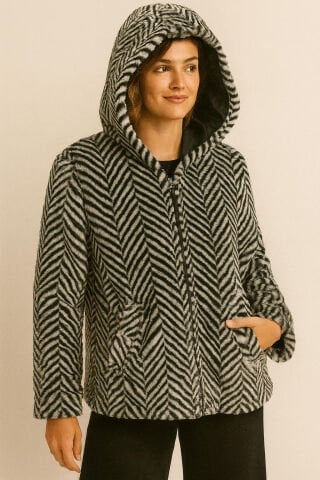 Siyah Beyaz Diagonal Çizgili Kapşonlu Peluş Kaban